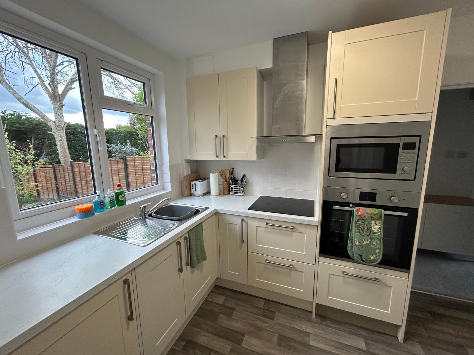 Urban Escape Entire Apartment Near Uni And Hospital Southampton Bagian luar foto